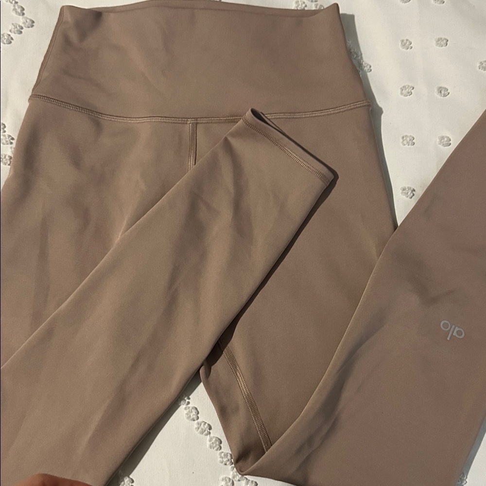 ALO Airlift Tan High-Rise Leggings